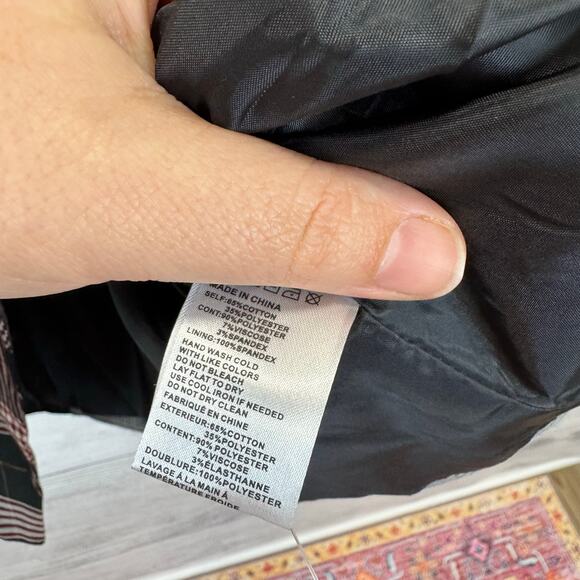 Women's Plaid and Gray Blazer - Picture 4 of 8